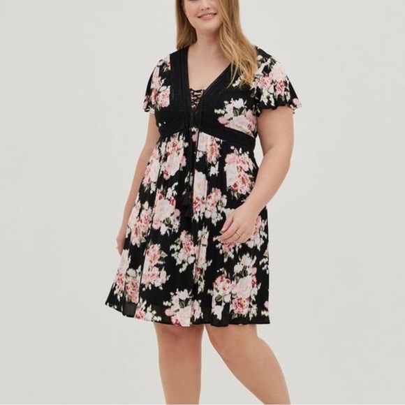 torrid Dresses & Skirts - TORRID lace up skater rose floral print gauze woven fabric 2X